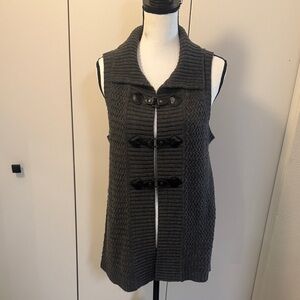 Hannah Gray Sleeveless Sweater Vest